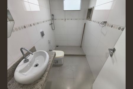 Casa de condomínio para alugar com 300m², 5 quartos e 2 vagas