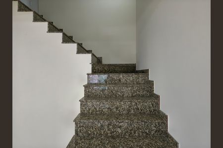 Casa de condomínio para alugar com 300m², 5 quartos e 2 vagas