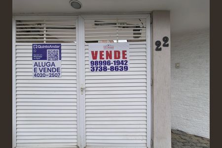 Casa de condomínio para alugar com 300m², 5 quartos e 2 vagas