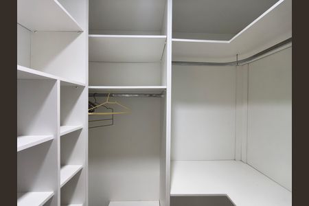 Casa de condomínio para alugar com 300m², 5 quartos e 2 vagas