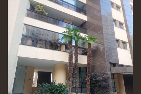 Apartamento à venda com 221m², 3 quartos e 4 vagas