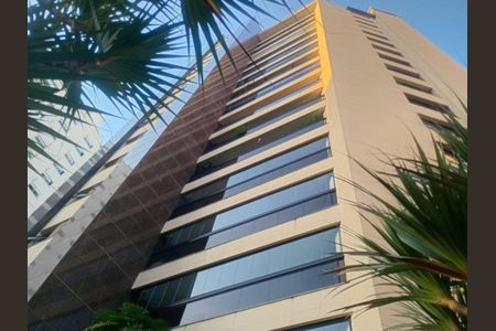 Apartamento à venda com 221m², 3 quartos e 4 vagas