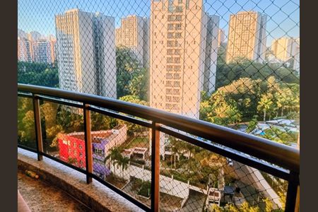 Apartamento à venda com 221m², 3 quartos e 4 vagas
