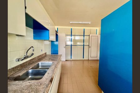 Apartamento à venda com 234m², 4 quartos e 2 vagas