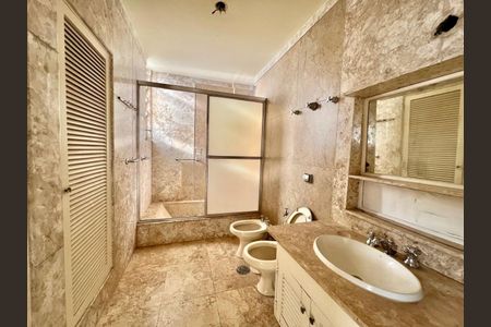 Apartamento à venda com 234m², 4 quartos e 2 vagas