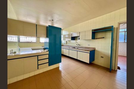 Apartamento à venda com 234m², 4 quartos e 2 vagas