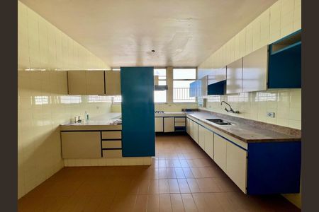 Apartamento à venda com 234m², 4 quartos e 2 vagas