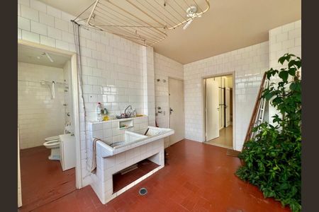 Apartamento à venda com 234m², 4 quartos e 2 vagas