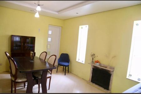 Casa à venda com 320m², 3 quartos e 3 vagas