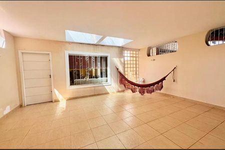 Casa à venda com 320m², 3 quartos e 3 vagas