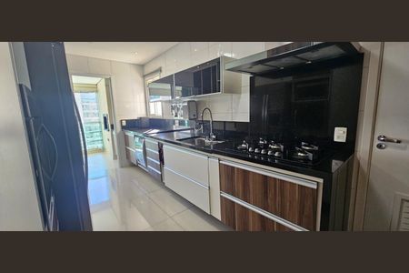 Apartamento à venda com 202m², 3 quartos e 4 vagas
