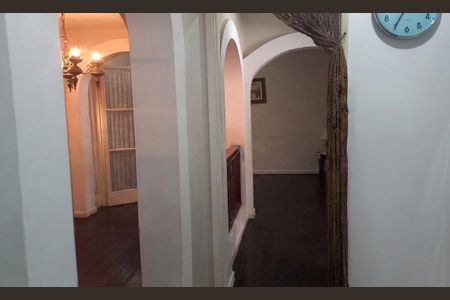 Casa à venda com 122m², 4 quartos e 4 vagas