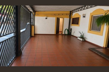 Casa à venda com 122m², 4 quartos e 4 vagas