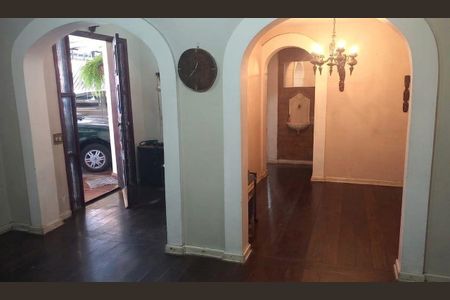 Casa à venda com 122m², 4 quartos e 4 vagas