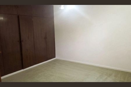 Casa à venda com 122m², 4 quartos e 4 vagas