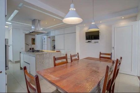Casa à venda com 4 quartos, 343m² em Chácara Santo Antônio (Zona Sul), São Paulo