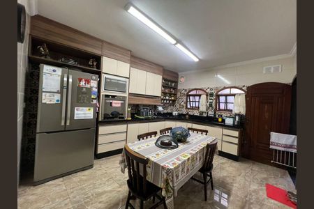 Casa à venda com 4 quartos, 221m² em Nova Petrópolis, São Bernardo do Campo
