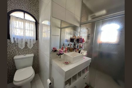 Casa à venda com 4 quartos, 221m² em Nova Petrópolis, São Bernardo do Campo
