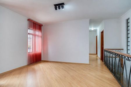 Casa à venda com 4 quartos, 301m² em Chácara Santo Antônio (Zona Sul), São Paulo