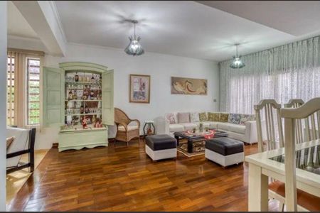 Casa à venda com 4 quartos, 301m² em Chácara Santo Antônio (Zona Sul), São Paulo
