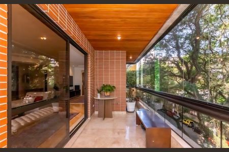 Apartamento à venda com 272m², 4 quartos e 7 vagas