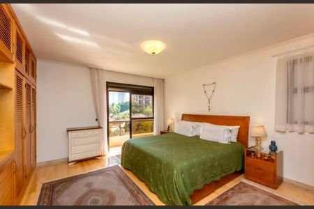 Apartamento à venda com 272m², 4 quartos e 7 vagas