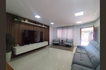 Casa à venda com 3 quartos, 212m² em Vila Milton, Guarulhos
