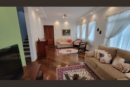 Casa à venda com 3 quartos, 209m² em Santa Terezinha, São Bernardo do Campo