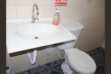 Casa à venda com 125m², 4 quartos e 2 vagasBanheiro