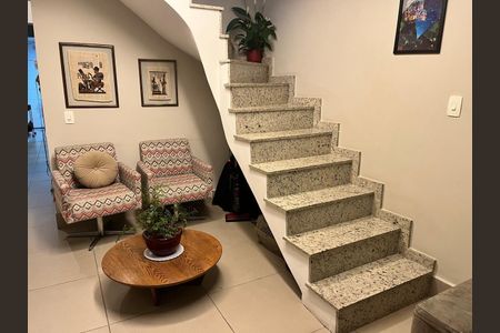 Casa à venda com 118m², 3 quartos e 2 vagas