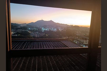Casa à venda com 4 quartos, 338m² em Jardim Vivan, São Paulo