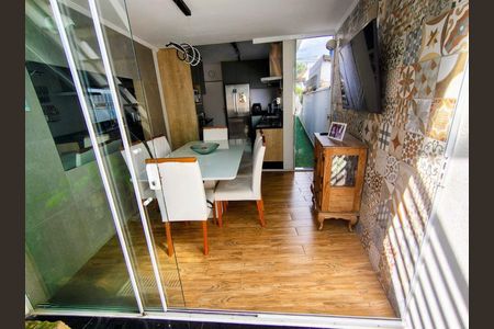 Casa à venda com 200m², 3 quartos e 3 vagas