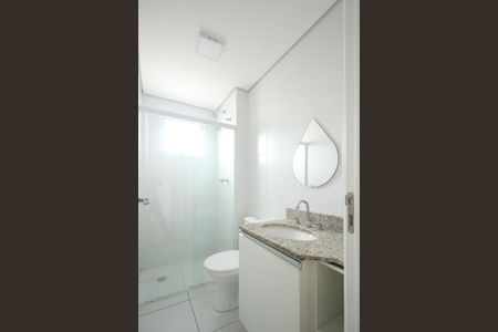 Apartamento para alugar com 65m², 2 quartos e 1 vaga Apartamento para alugar com 65m², 2 quartos e 1 vagaBanheiro da Suíte