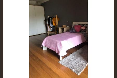Casa à venda com 701m², 4 quartos e 6 vagas