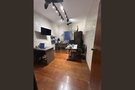 Casa à venda com 3 quartos, 210m² em Vila Divina Pastora, São Paulo