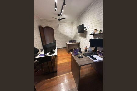 Casa à venda com 3 quartos, 210m² em Vila Divina Pastora, São Paulo