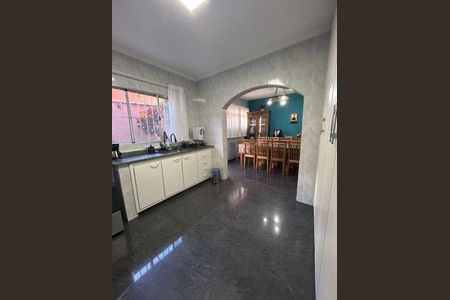 Casa à venda com 210m², 3 quartos e 3 vagas