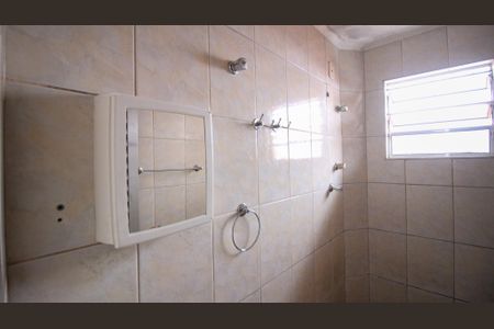 Casa para alugar com 70m², 2 quartos e sem vaga Casa para alugar com 70m², 2 quartos e sem vagaBanheiro social