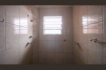 Casa para alugar com 70m², 2 quartos e sem vaga Casa para alugar com 70m², 2 quartos e sem vagaBanheiro social