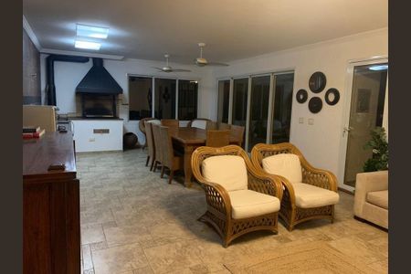 Casa à venda com 4 quartos, 600m² em Morada dos Pinheiros (Aldeia da Serra), Barueri