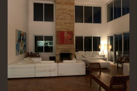 Casa à venda com 4 quartos, 600m² em Morada dos Pinheiros (Aldeia da Serra), Barueri