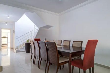 Casa à venda com 4 quartos, 329m² em Granja Julieta, São Paulo