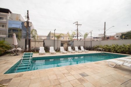 Apartamento para alugar com 39m², 2 quartos e sem vaga Apartamento para alugar com 39m², 2 quartos e sem vagaÁrea comum - Piscina
