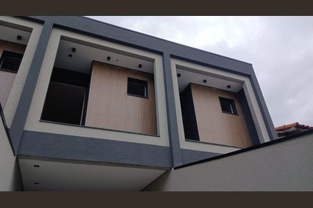 Casa à venda com 110m², 3 quartos e 2 vagas