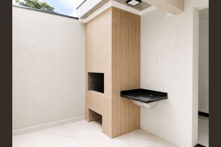 Casa à venda com 110m², 3 quartos e 2 vagas
