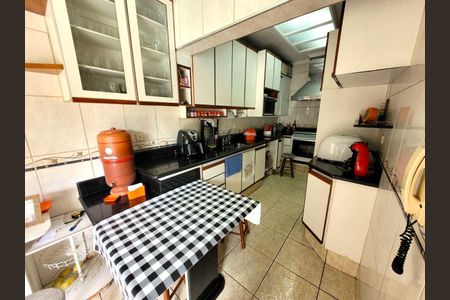 Casa à venda com 3 quartos, 230m² em Nova Petrópolis, São Bernardo do Campo