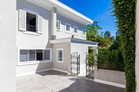 Casa à venda com 4 quartos, 1050m² em Jardim Petropolis, São Paulo