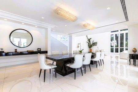 Casa à venda com 4 quartos, 1050m² em Jardim Petropolis, São Paulo