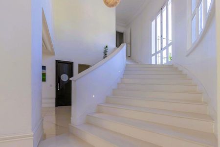 Casa à venda com 4 quartos, 1050m² em Jardim Petropolis, São Paulo