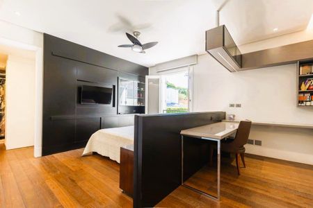 Casa à venda com 4 quartos, 1050m² em Jardim Petropolis, São Paulo